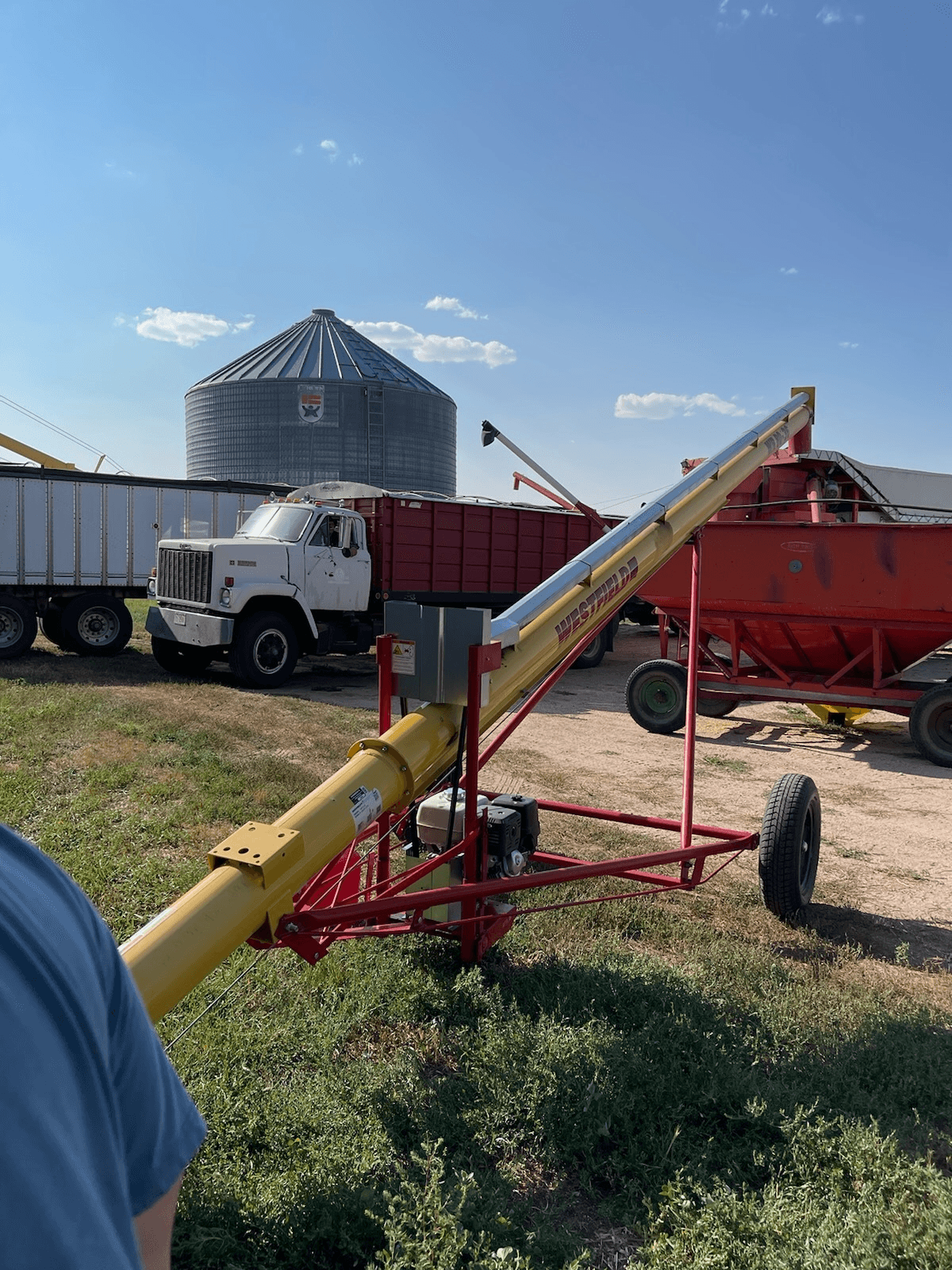 Gallery Image: Golden Waves llc Mobile Grain Cleaning